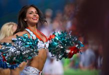 Тейлор Свіфт в стильному комплекті в Німеччині – купіть схожі речі тут